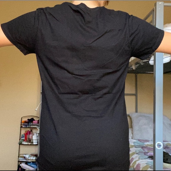 black t shirt - Picture 3 of 3